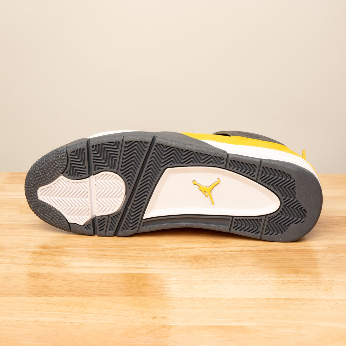 AIR JORDAN 4 RETRO 'LIGHTNING' 2021