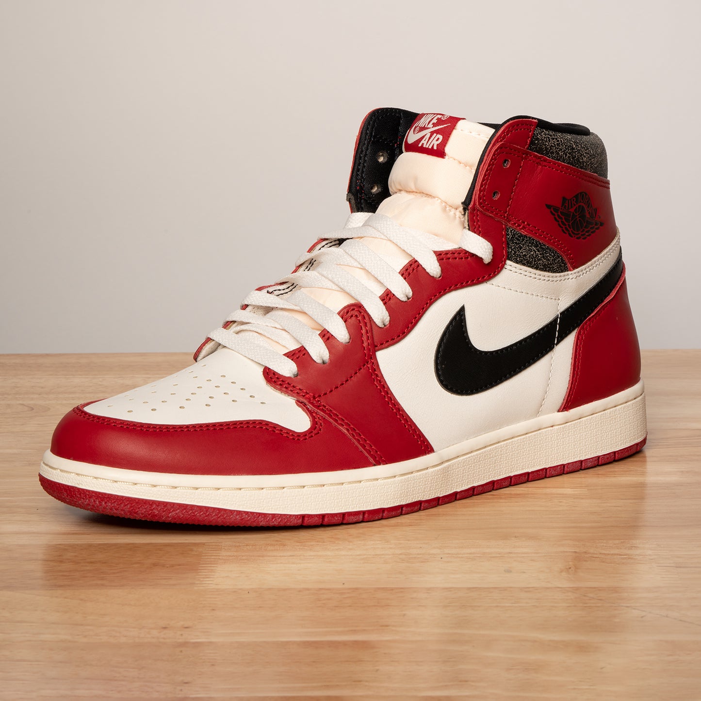 AIR JORDAN 1 RETRO HIGH OG 'CHICAGO LOST & FOUND'