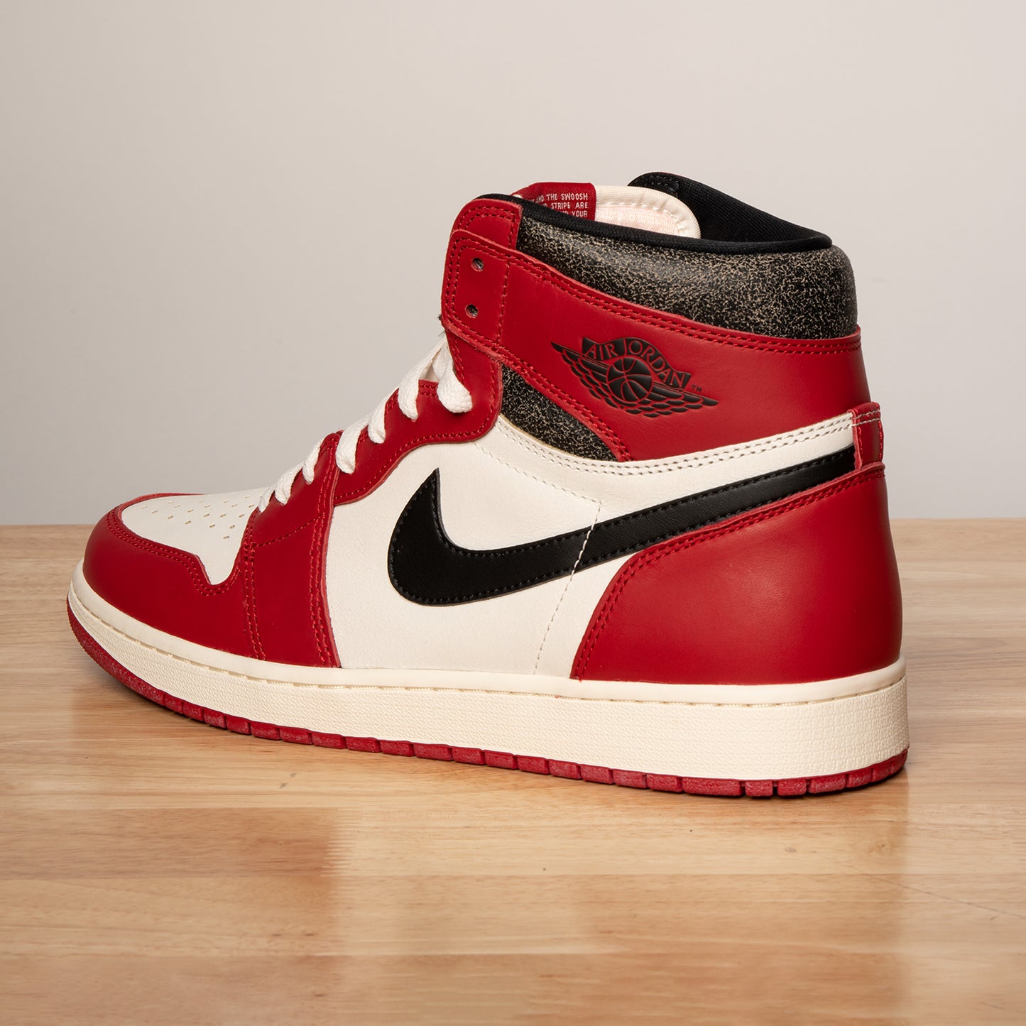 AIR JORDAN 1 RETRO HIGH OG 'CHICAGO LOST & FOUND'