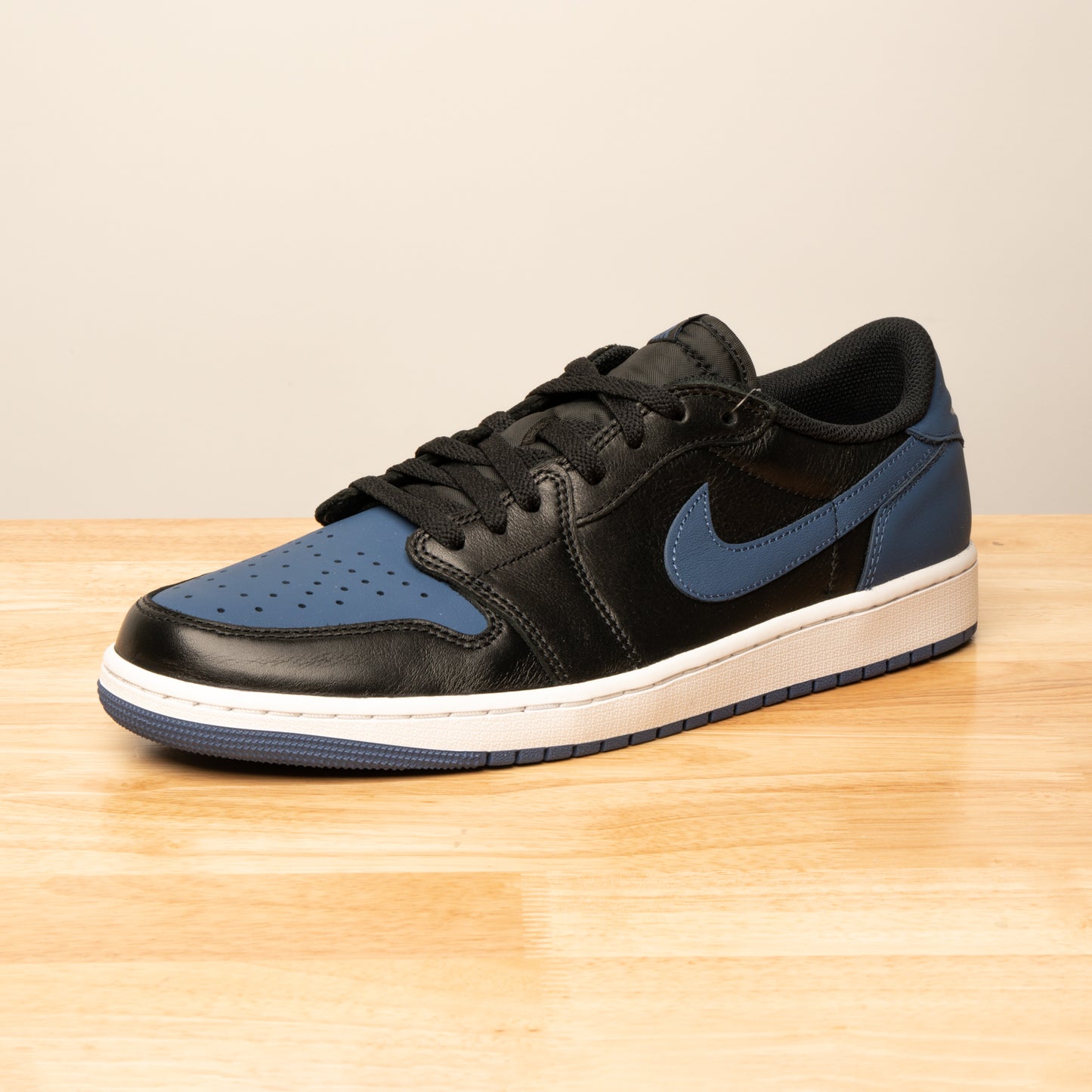 AIR JORDAN 1 RETRO LOW OG 'MYSTIC NAVY'